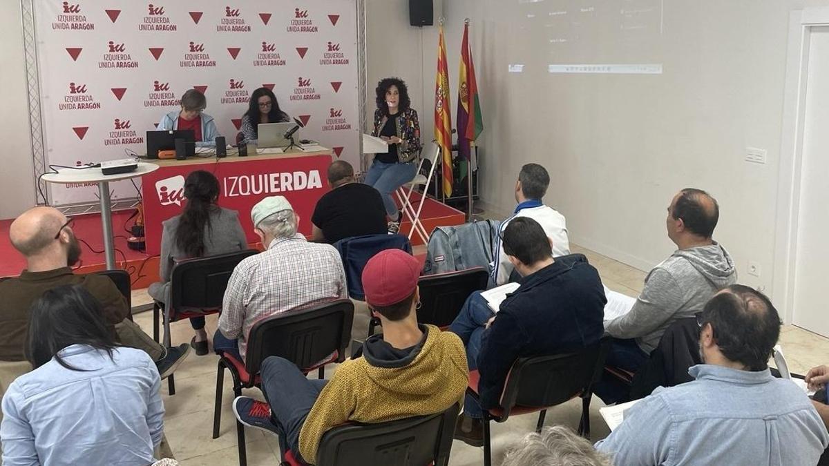 Reunión de la Asamblea autonómica de IU Aragón, este domingo.