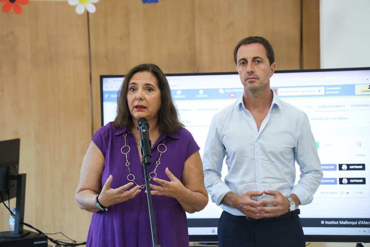 Manuela García y Llorenç Galmés, este martes durante la presentación del proyecto.