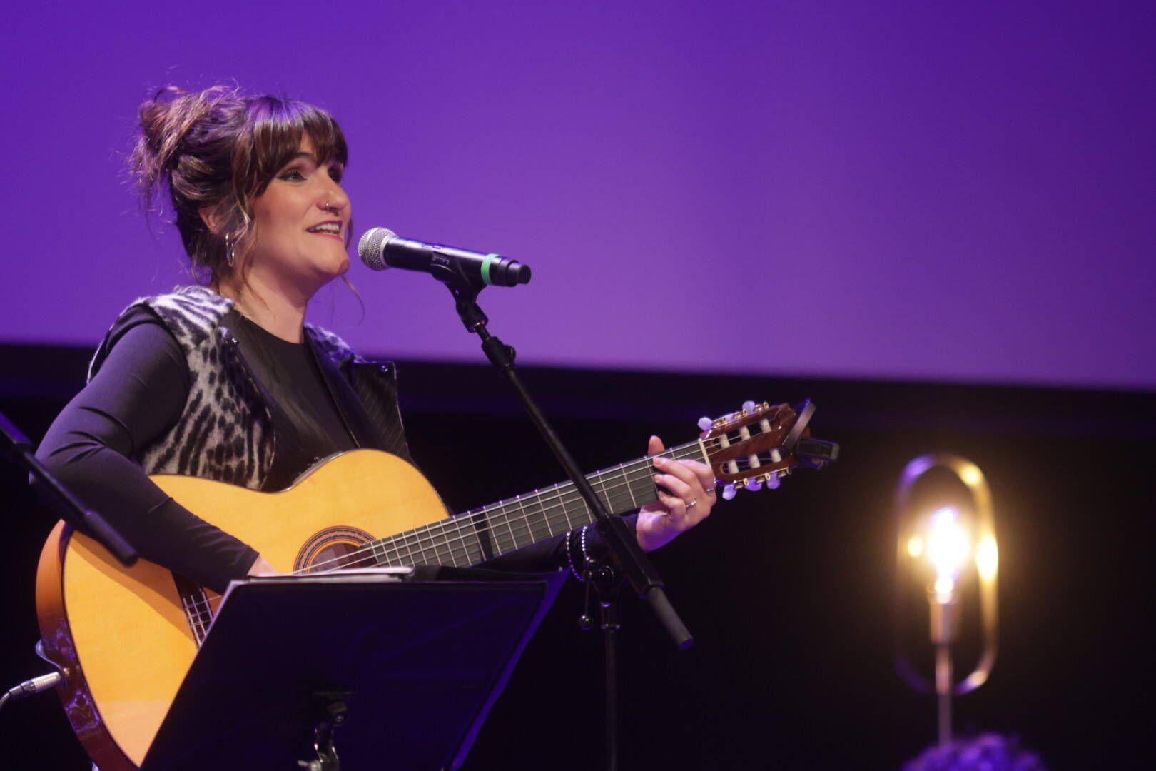 En imágenes | Entrega de los premios Miradas Violetas en el teatro Filarmónica de Oviedo