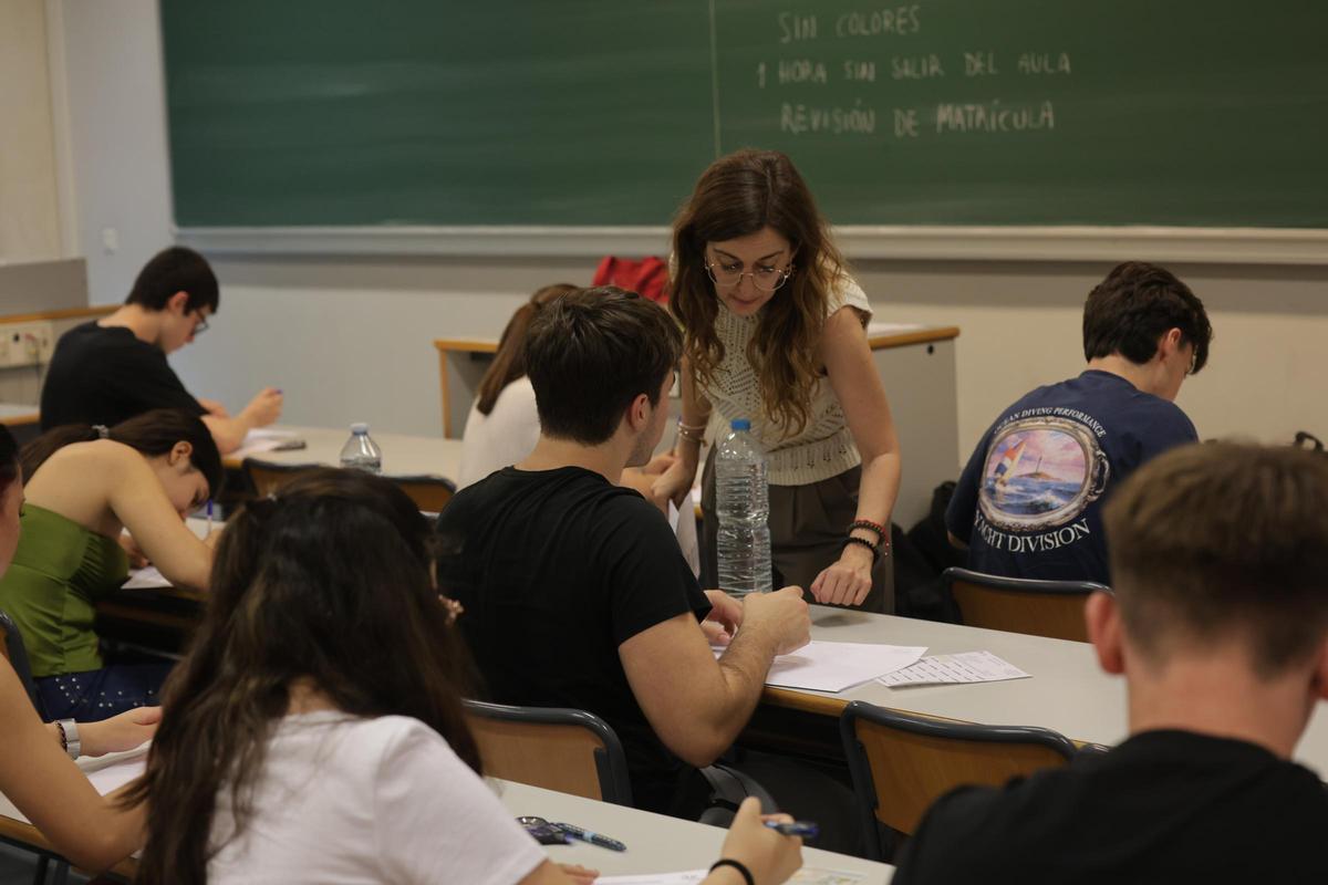 Así está siendo la primera jornada de exámenes PAU en València