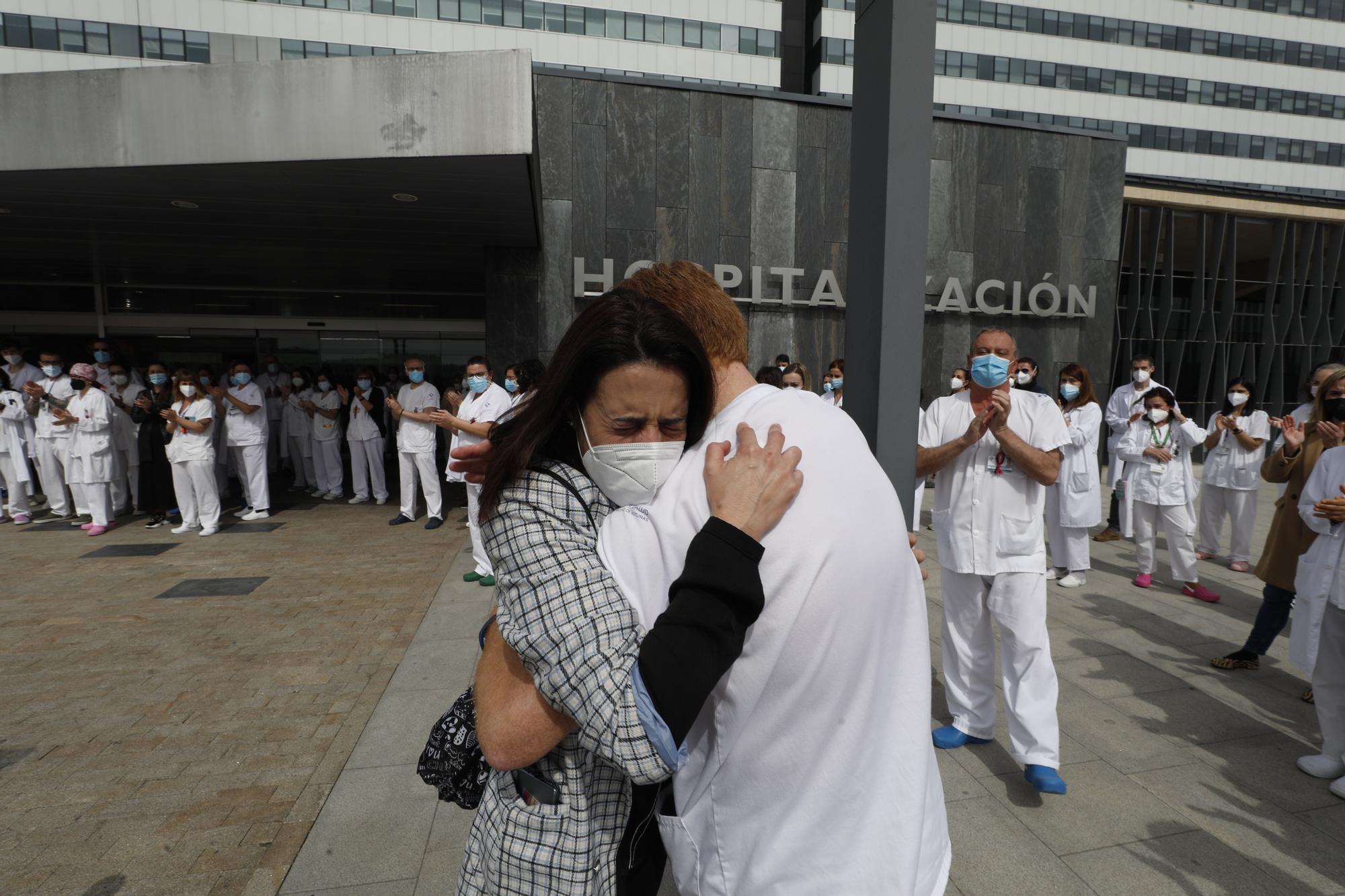 Homenaje de los sanitarios del HUCA a la compañera fallecida por covid