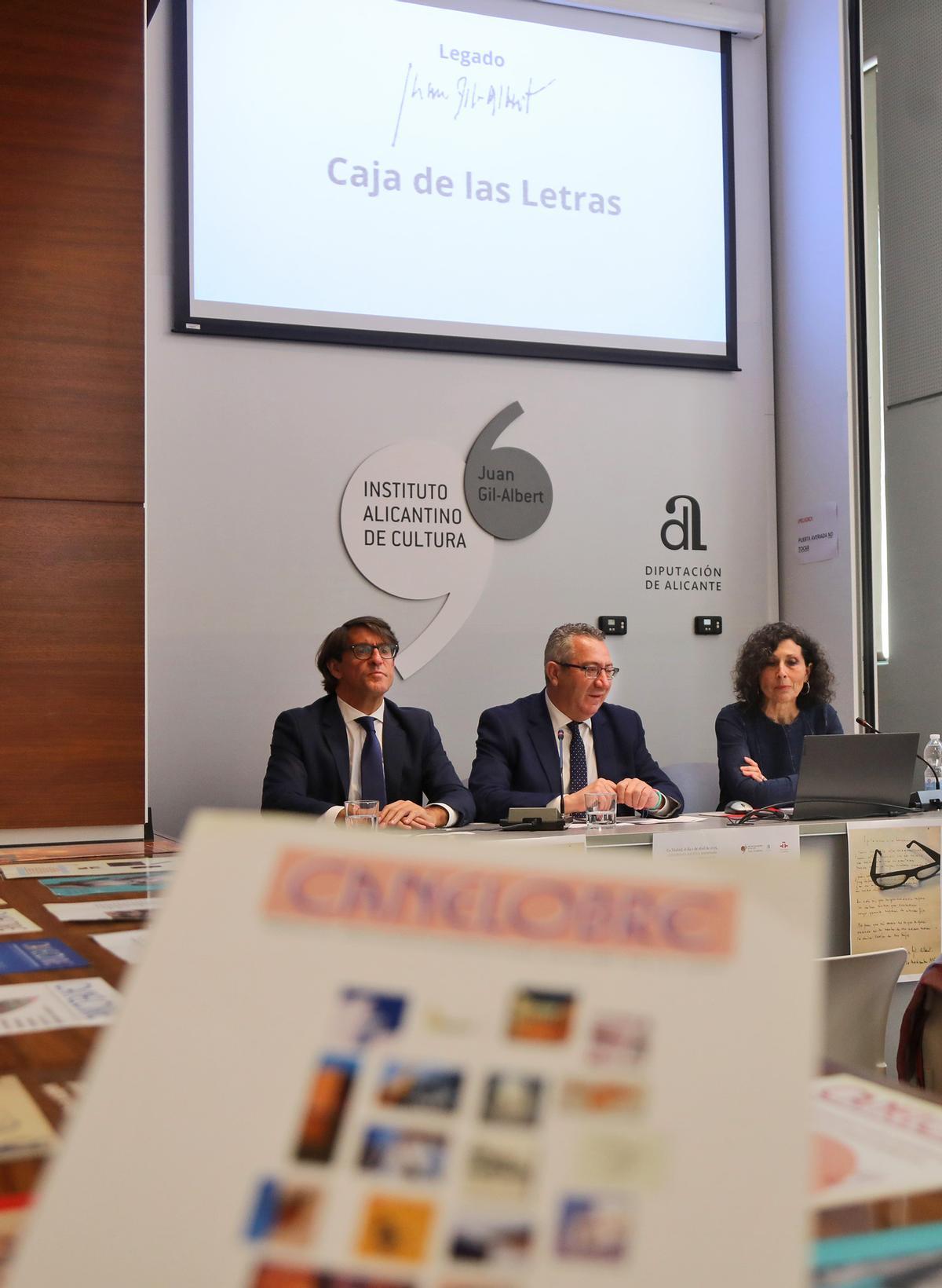Presentación del acto en el Instituto Gil-Albert