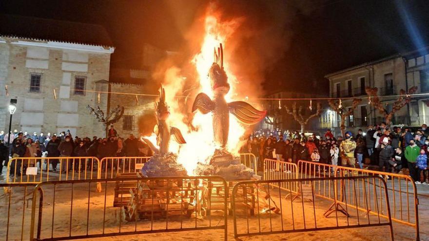 El entierro de la sardina apaga la llama del carnaval en Toro