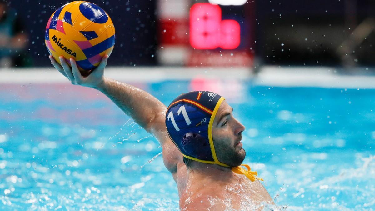 Blai Mallarach, durante un partido con España