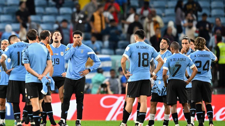 La vella guàrdia uruguaiana s&#039;acomiada del Mundial entre llàgrimes (0-2)