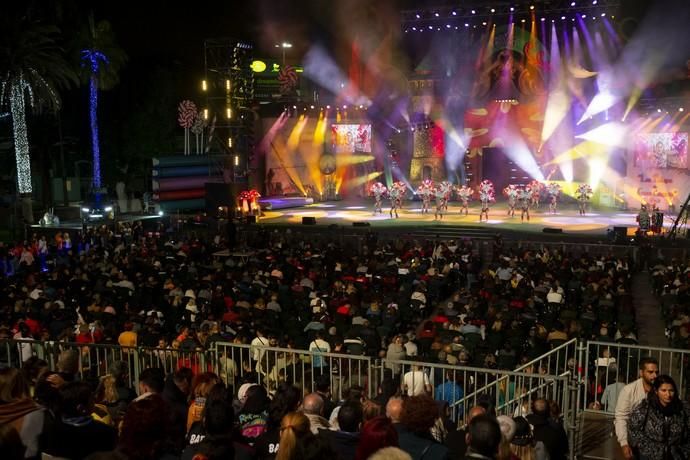 14.02.20. Las Palmas de Gran Canaria. Carnaval 2020.  Concurso de comparsas adultas. Comparsa Nuevo Estilo, 3º premio de interpretación y 3º premio de vestuario.  Parque de Santa Catalina.  Foto: Quique Curbelo