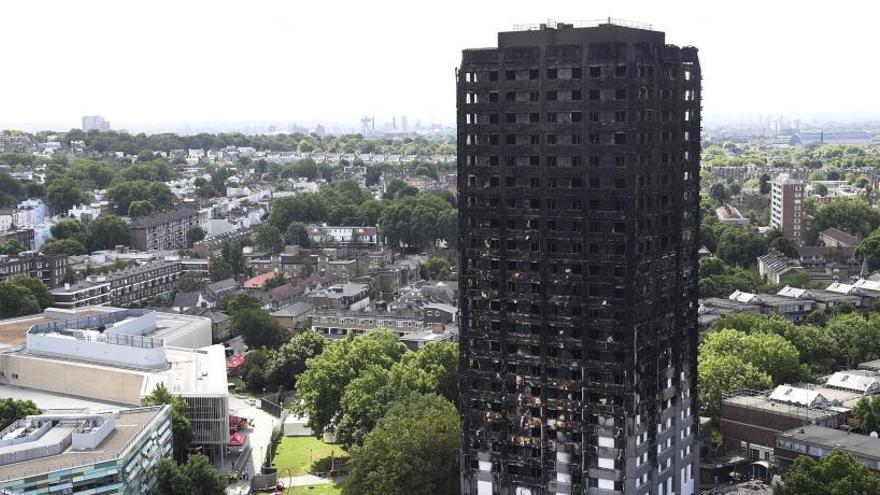 La Torre Grenfell, totalmente destruida.