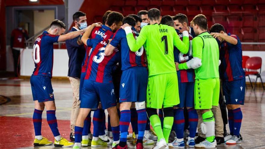 El Levante sigue con opciones tras ganar al Haladás. | LEVANTE UD FS