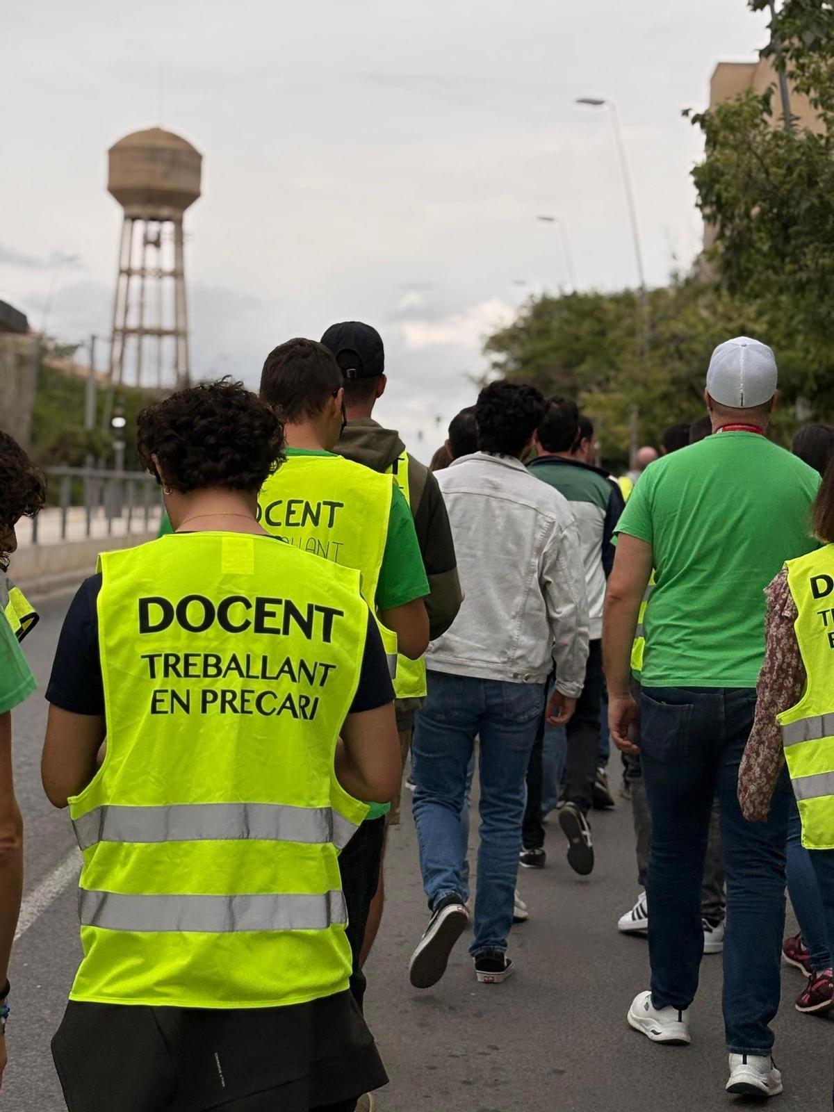 Docentes de la Zona Norte de Alicante en una marcha reivindicativa, este jueves
