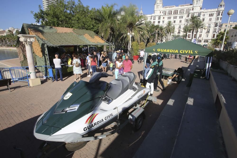 Un momento de la jornada de puertas abiertas de la Guardia Civil.