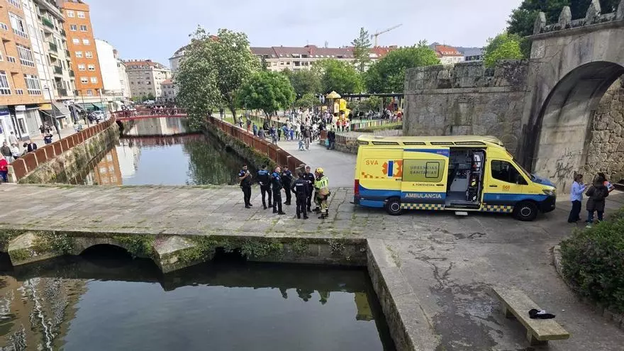 Amplio operativo de rescate en Vilagarcía por una menor que se cayó al río O Con