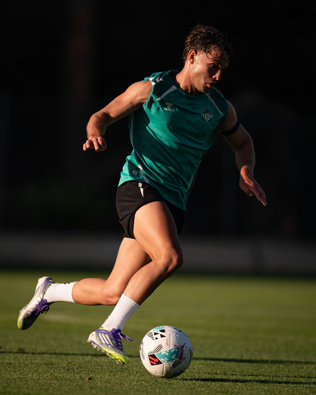 Ángel Ortiz durante un entrenamiento de pretemporada con el Betis en Almancil