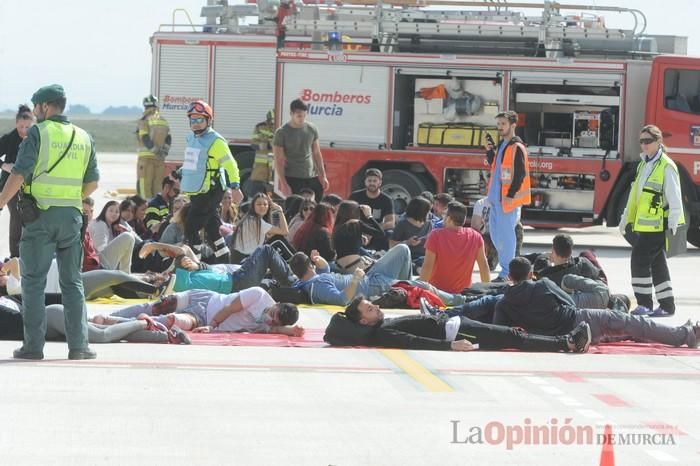 Simulan un accidente aéreo en aeropuerto