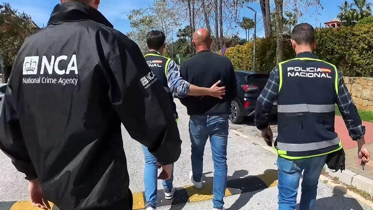 Momento de la detención de Steven Bullen en La Alzambra, en Marbella. | L.O.