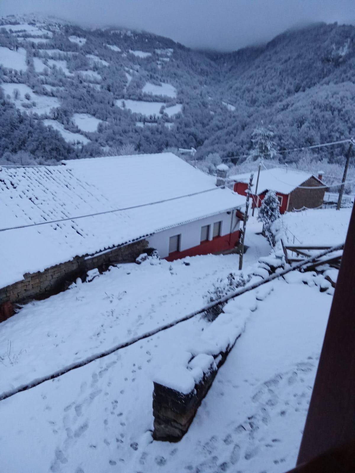 La nevada en los pueblos de Tolinas, en imágenes