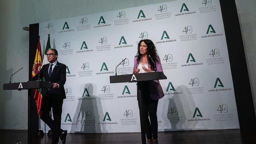 Elías Bendodo y Rocío Ruiz, en su comparecencia tras el Consejo de Gobierno.