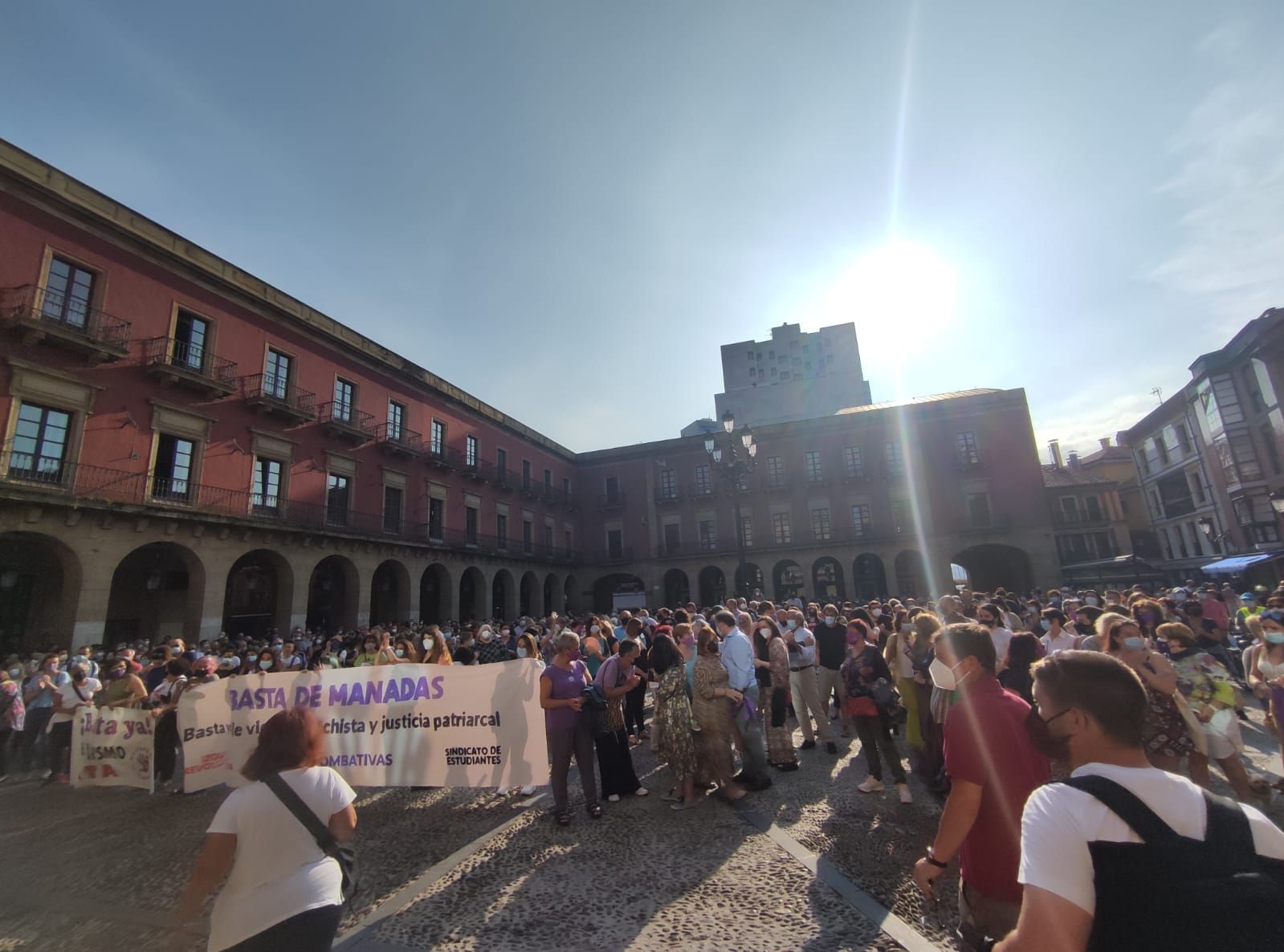 Clamor unánime en Gijón para condenar la supuesta violación denunciada por dos jóvenes