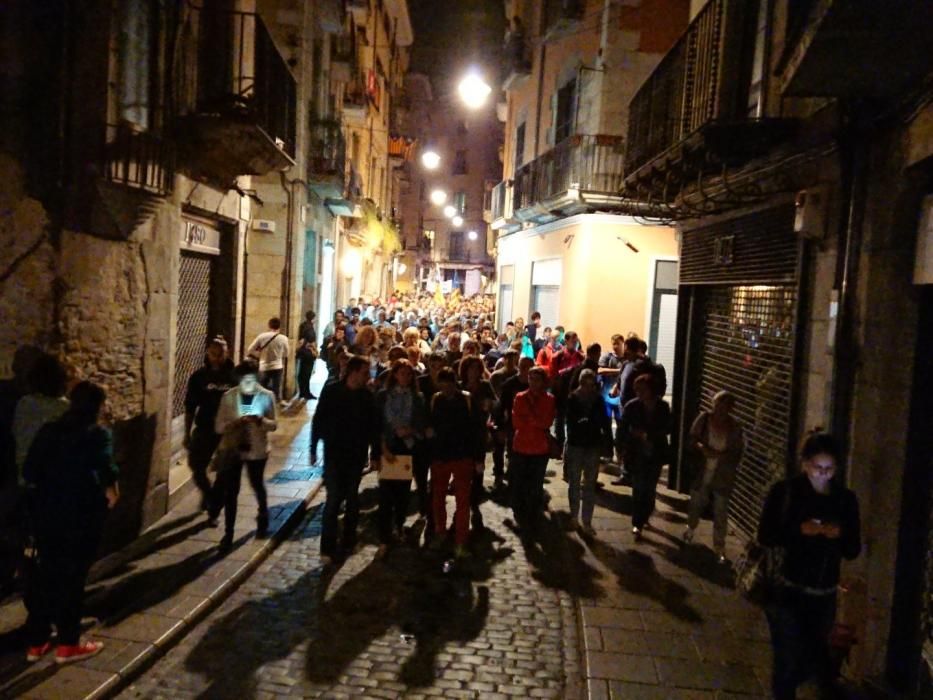 Marxa de protesta contra les detencions a la Plaça del Vi