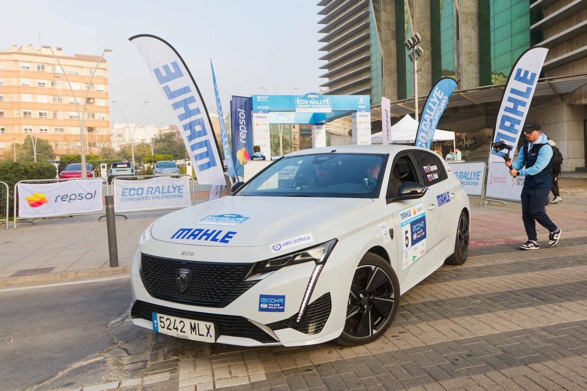 Salida del Mahle Eco Rellye Comunitat Valenciana 2026, desde la Plaza España de Castelló.
