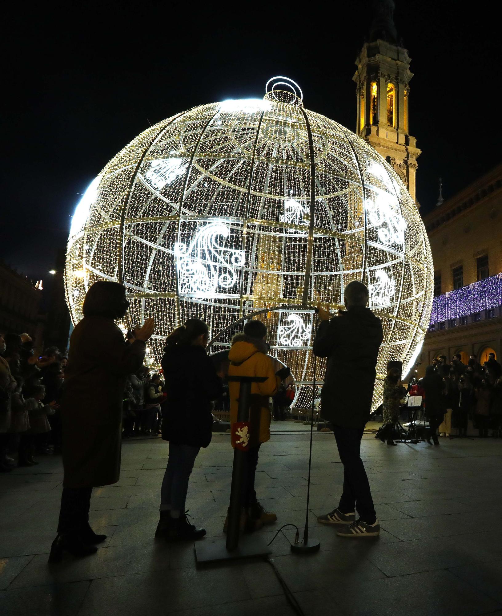 Zaragoza enciende la Navidad