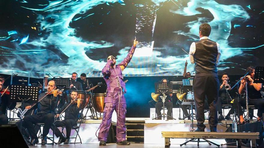 La Orquesta Gaos y el puertorriqueño Yandel reúnen a 6.000 personas en el Coliseum