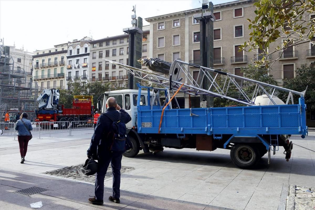 Montaje de la estructura de la Virgen del Pilar