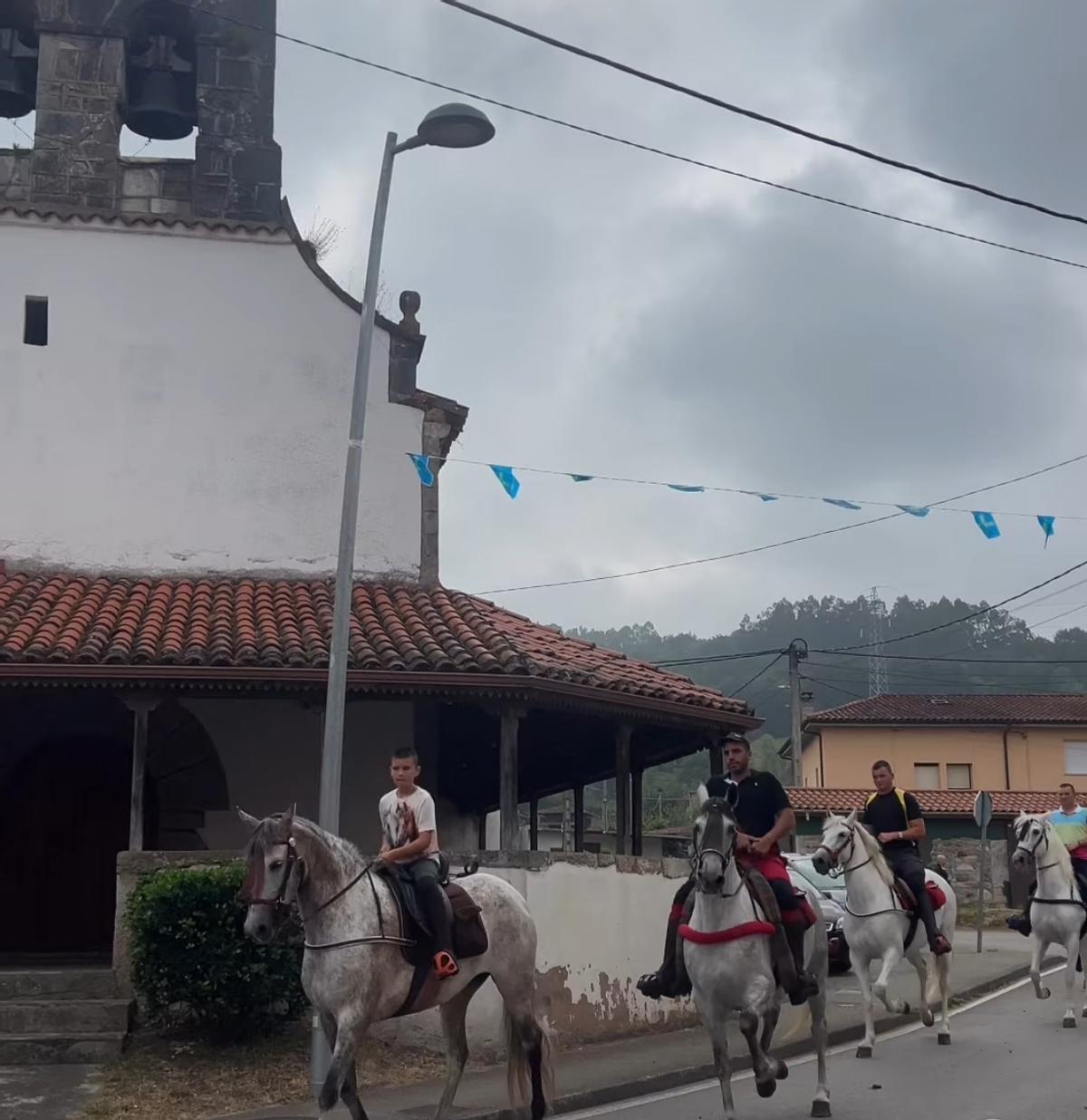 La ruta a caballo y las fiestas de La Mata, en imágenes