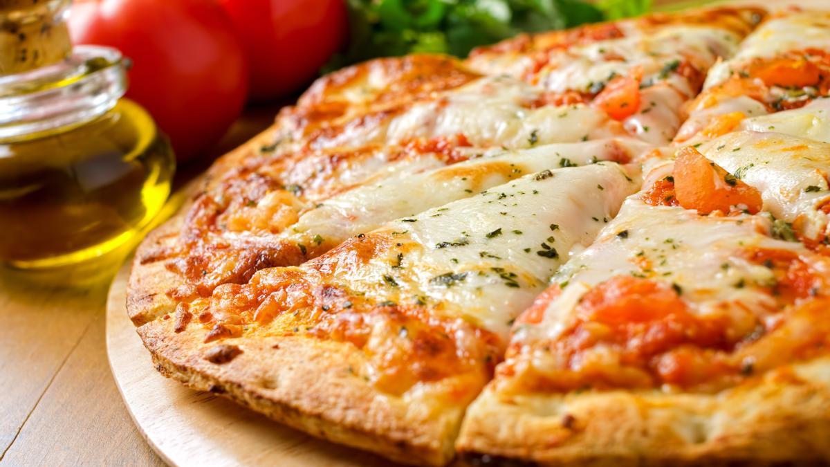 La OCU ordena de peor a mejor las pizzas de los supermercados