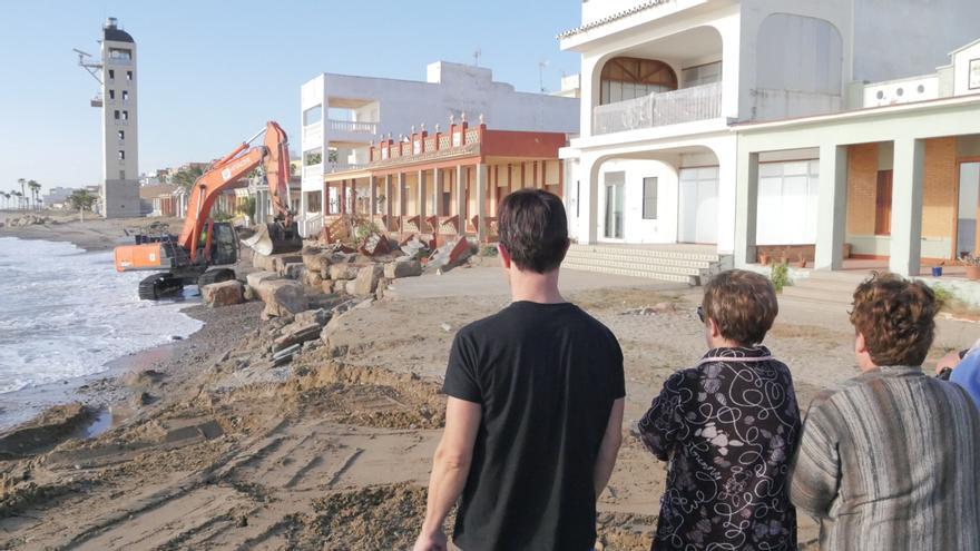 Nules no espera a Costas y actúa para proteger las viviendas de primera línea de playa