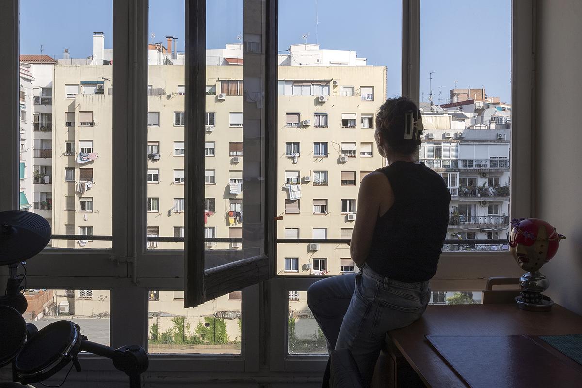 Ropa tendida y aires acondicionados, uno de los posibles paisajes de los interiores de manzana.