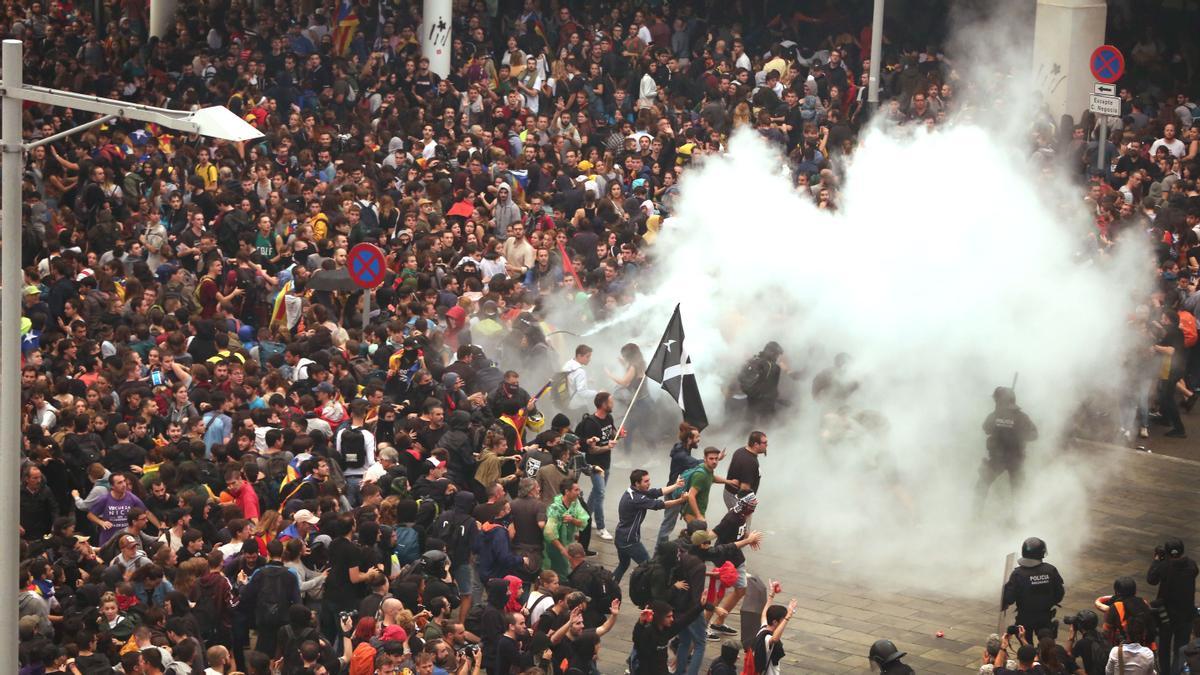 BARCELONA 14/10/2019 SENTENCIA DEL PROCES TSUNAMI DEMOCRATIC CONTRA LA SENTENCIA CAOS EN EL AEROPUERTO DE EL PRAT FOTO ELISENDA PONS