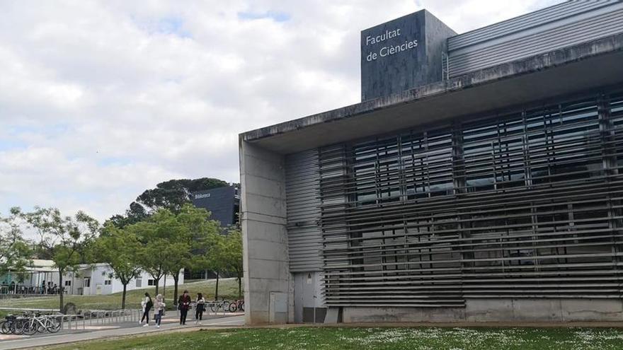 Façana de la Facultat de Ciències, en una fotografia d&#039;arxiu