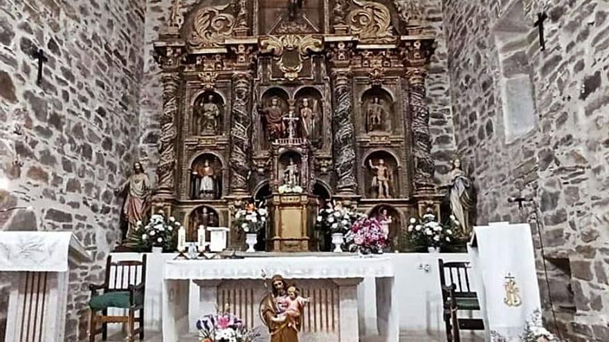 Altar mayor de la iglesia de Las Torres de Aliste. | A. S.