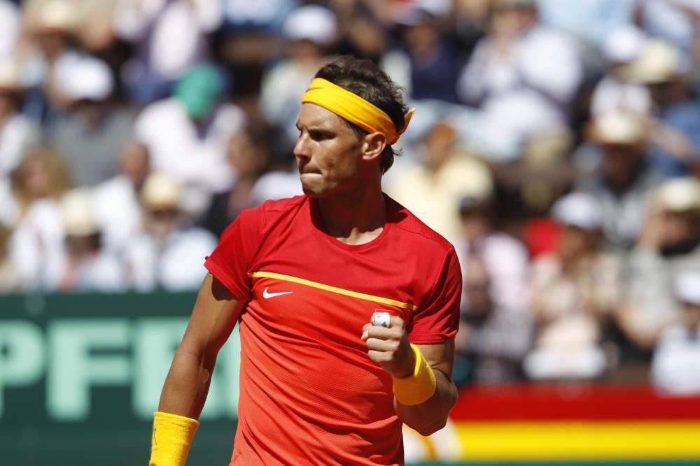 Nadal vence a Zverev en València