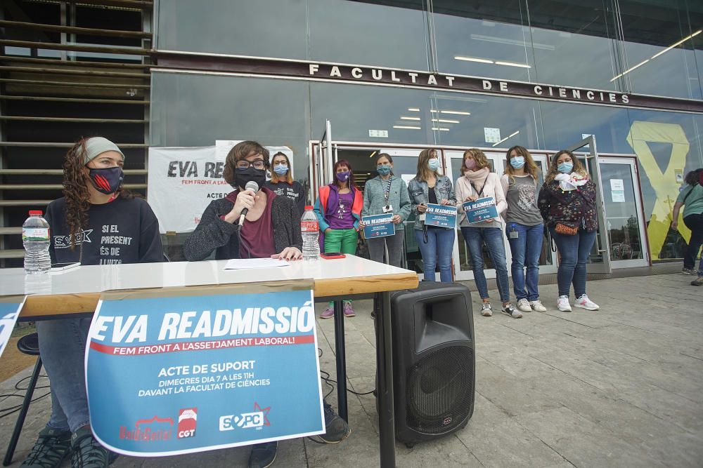 Concentració a la UdG per a la readmissió de la investigadora que va denunciar discriminació laboral