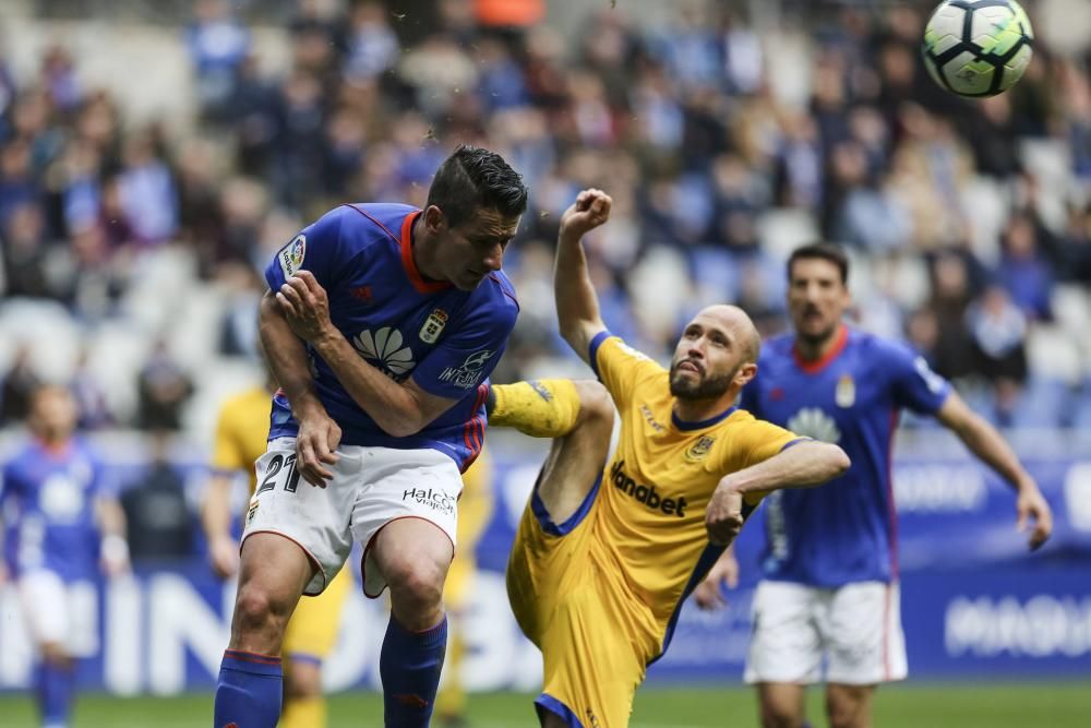 El partido entre el Oviedo y el Alcorcón, en imágenes