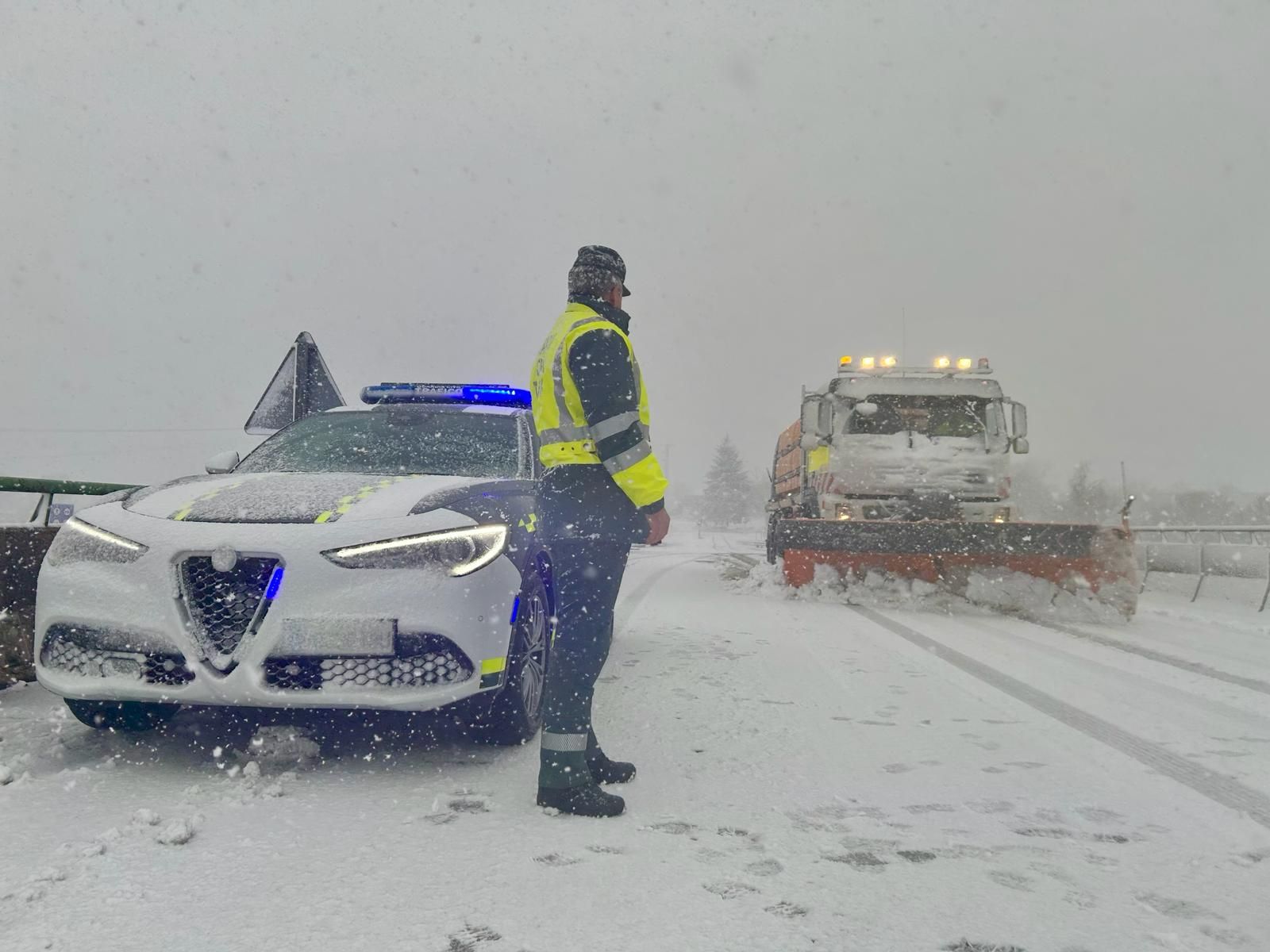 Galicia se tiñe de blanco: nieve, hielo y granizo por toda la comunidad