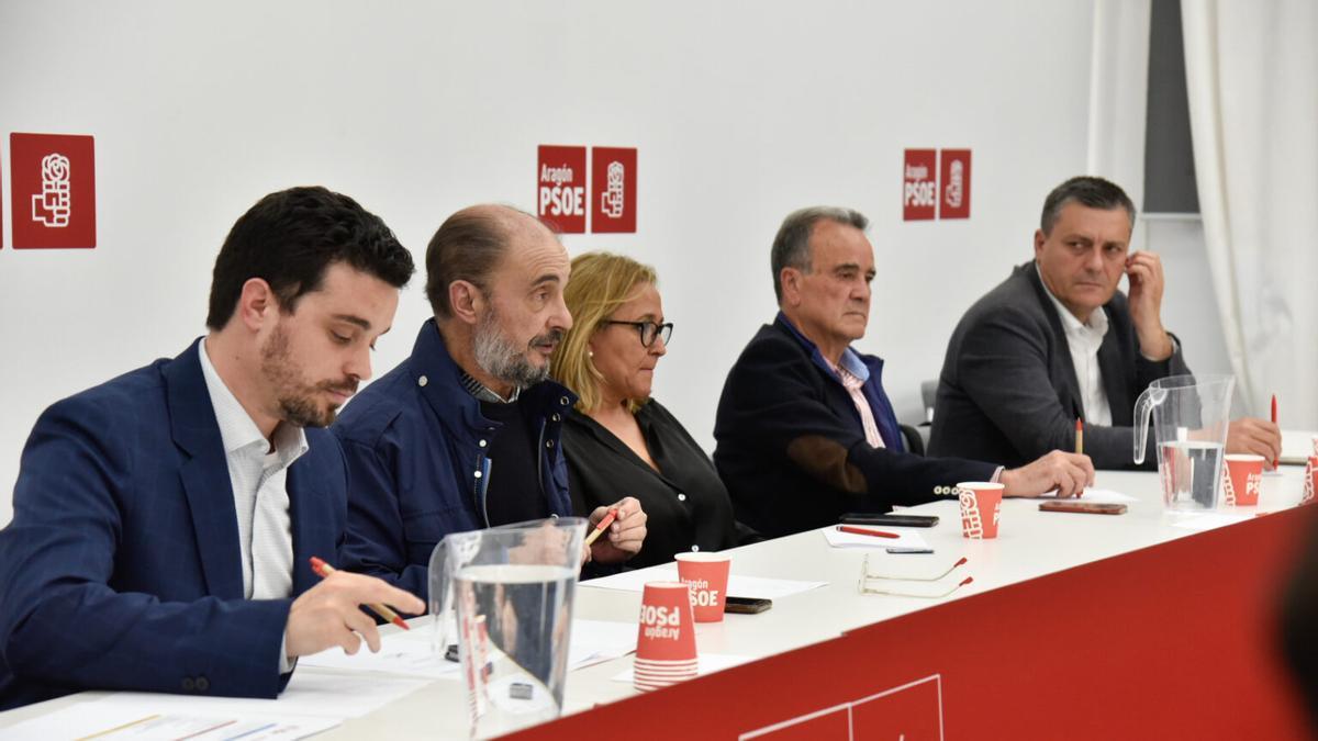 Villagrasa, Lambán, Pérez, Sánchez-Quero y Sabés, en una reciente Ejecutiva del PSOE en Aragón.