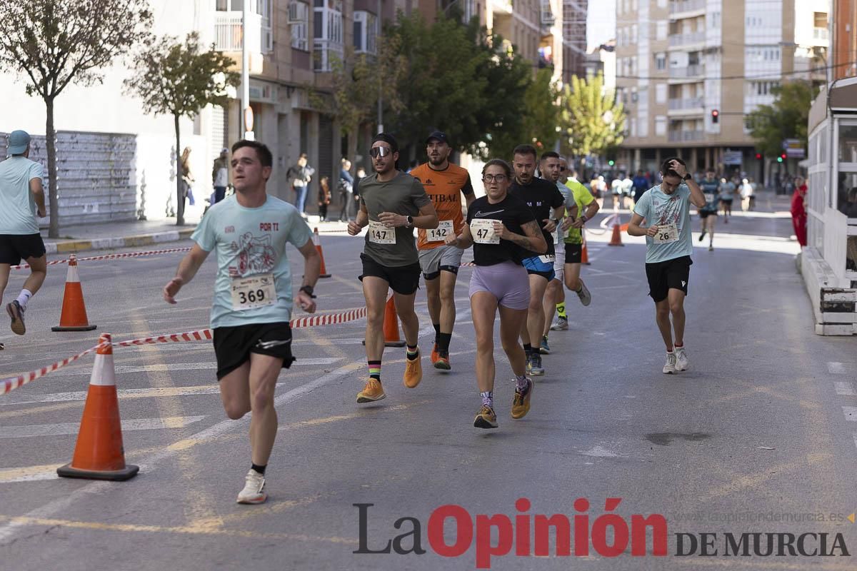 Carrera '10K Assota por ti' en Caravaca (salida y giro primera vuelta)