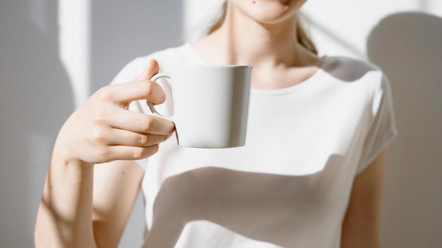 La infusión para adelgazar, eliminar el estreñimiento y frenar el envejecimiento: mejor que el té y el café