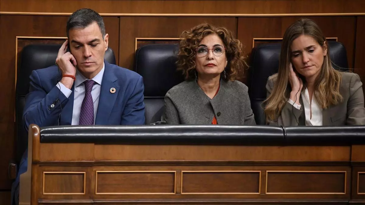 Moncloa se abre a retrasar el cierre de las nucleares pero sin cargar al recibo de luz 1.300 millones que ahora pagan las eléctricas
