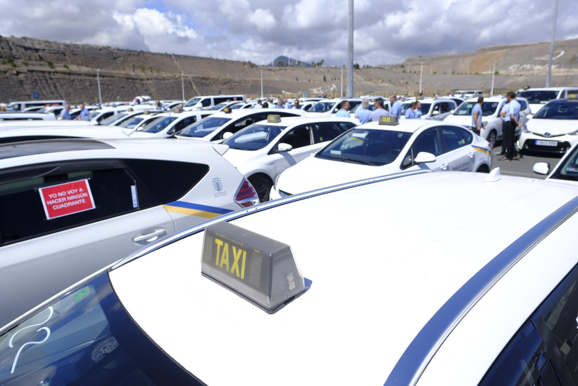 Protesta de taxistas de Las Palmas de Gran Canaria en contra del día libre