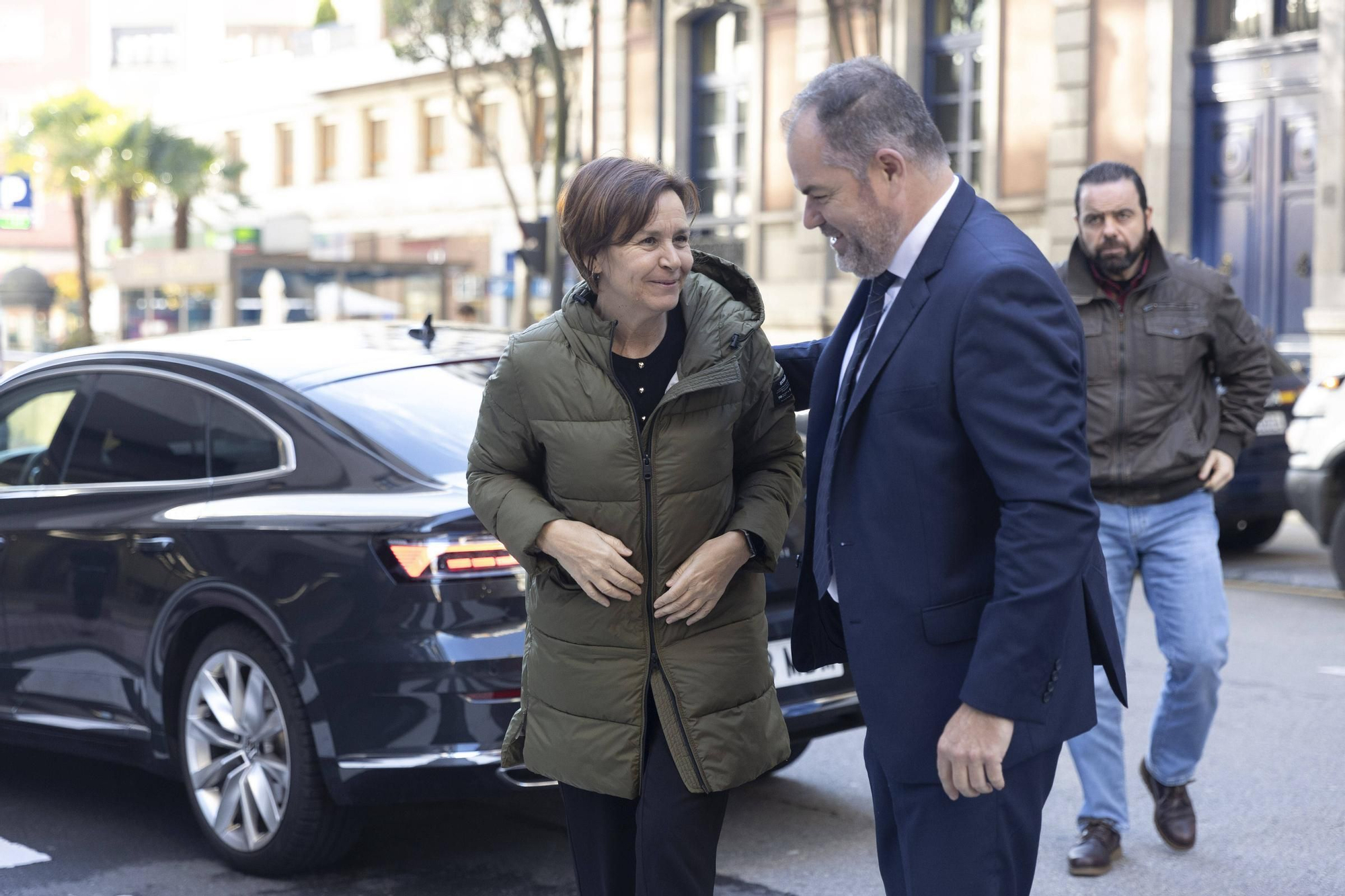 En imágenes: Obdulia Fernández recoge la Medalla de Oro de la Cámara de Oviedo