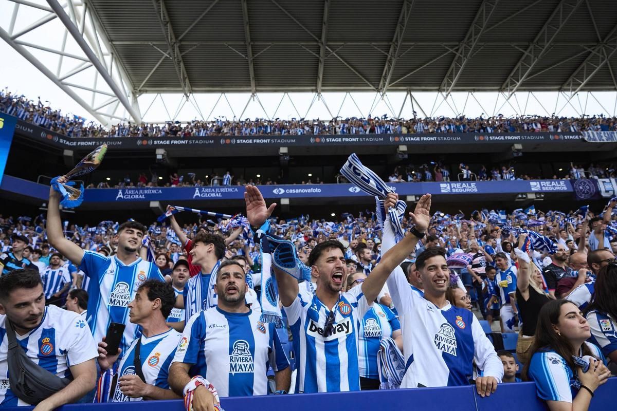 El Espanyol supera al Oviedo y vuelve a Primera División