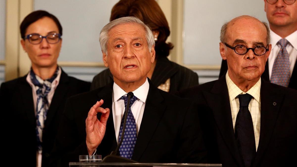 Heraldo Muñoz, canciller de Chile, junto a homólogos de los otros países reunidos en Lima, el 8 de agosto.