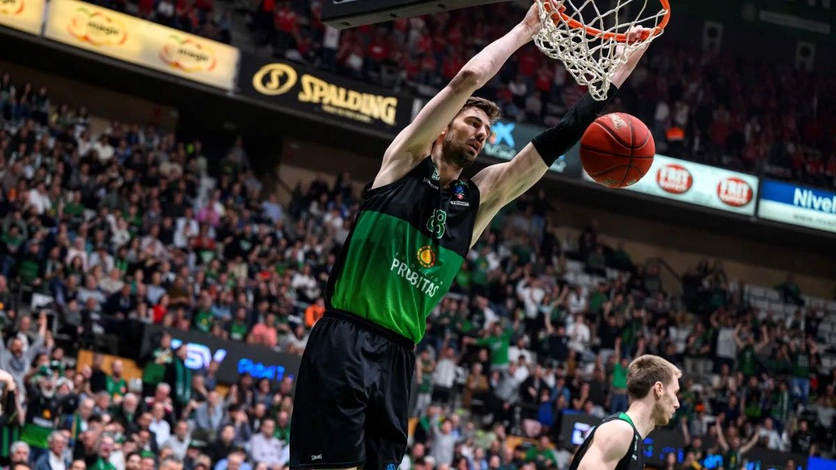 Ante Tomic, ante el Hapoel Tel Aviv