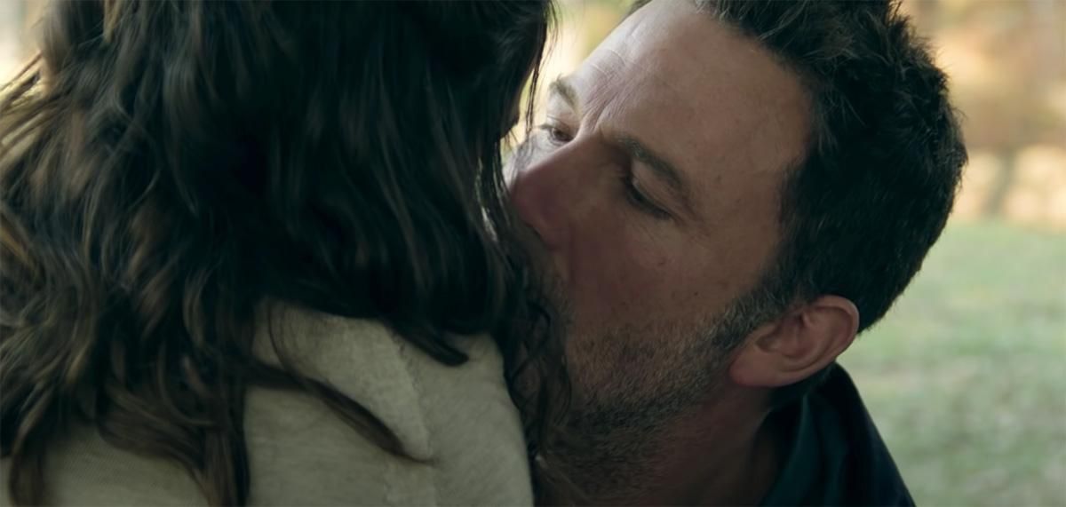 Ana de Armas y Ben Affleck, el beso de su película
