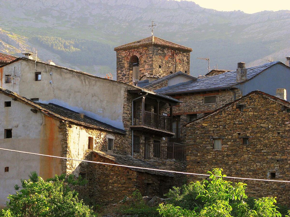 Vista del pueblo de Valverde de los Arroyos.
