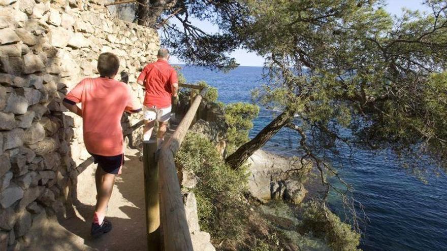 Muere otro joven al precipitarse desde un camino de ronda en la Costa Brava