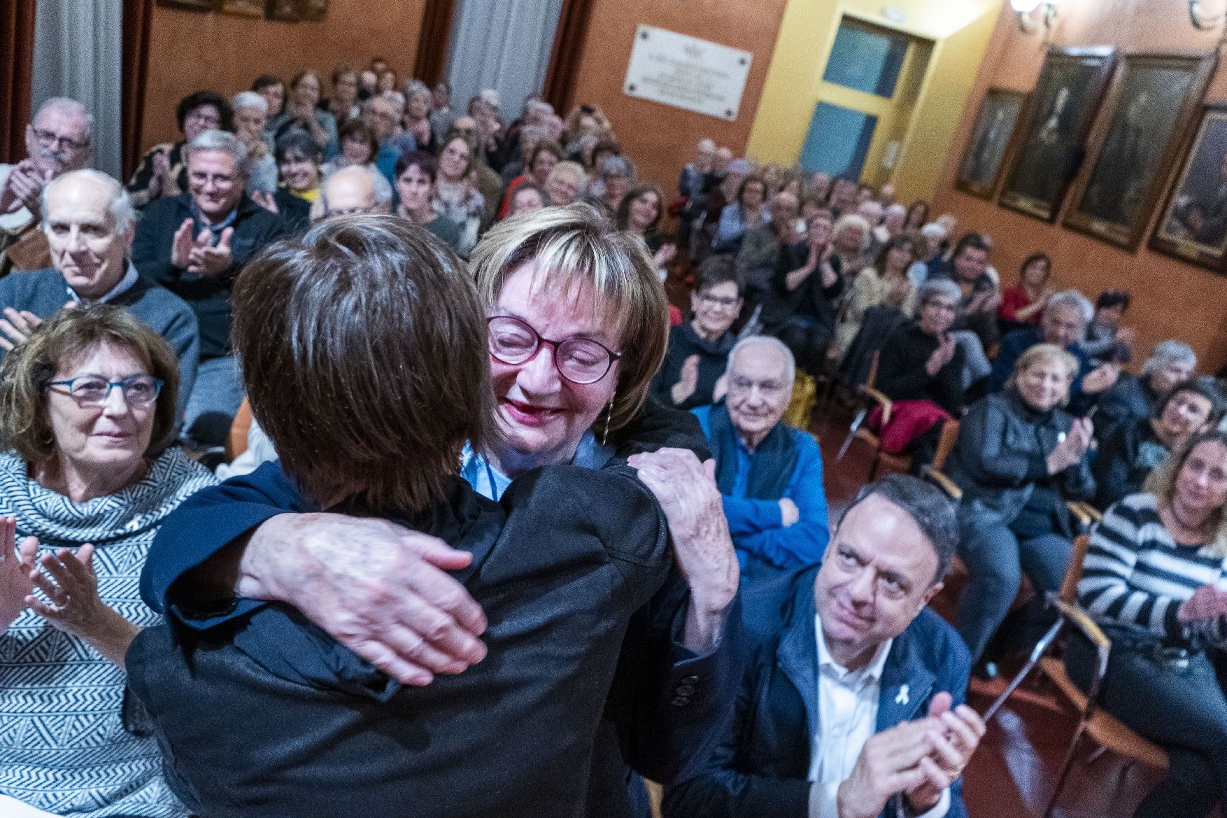 Montse Margarit rep el Bages de Cultura reivindicant la tasca "invisibilitzada" de les dones